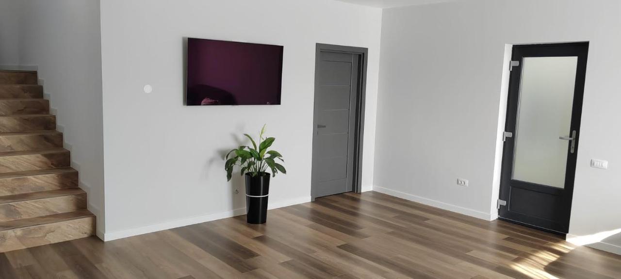 Casira Guesthouse Sînmartin Zewnętrze zdjęcie