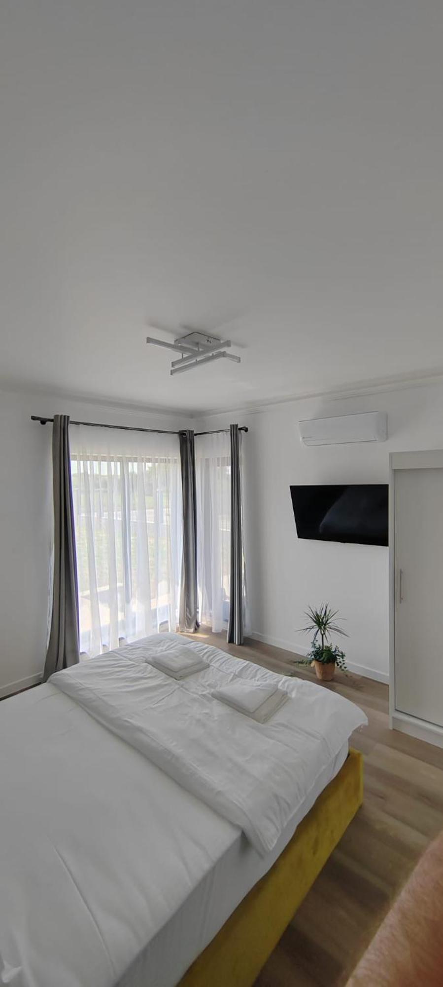 Casira Guesthouse Sînmartin Zewnętrze zdjęcie