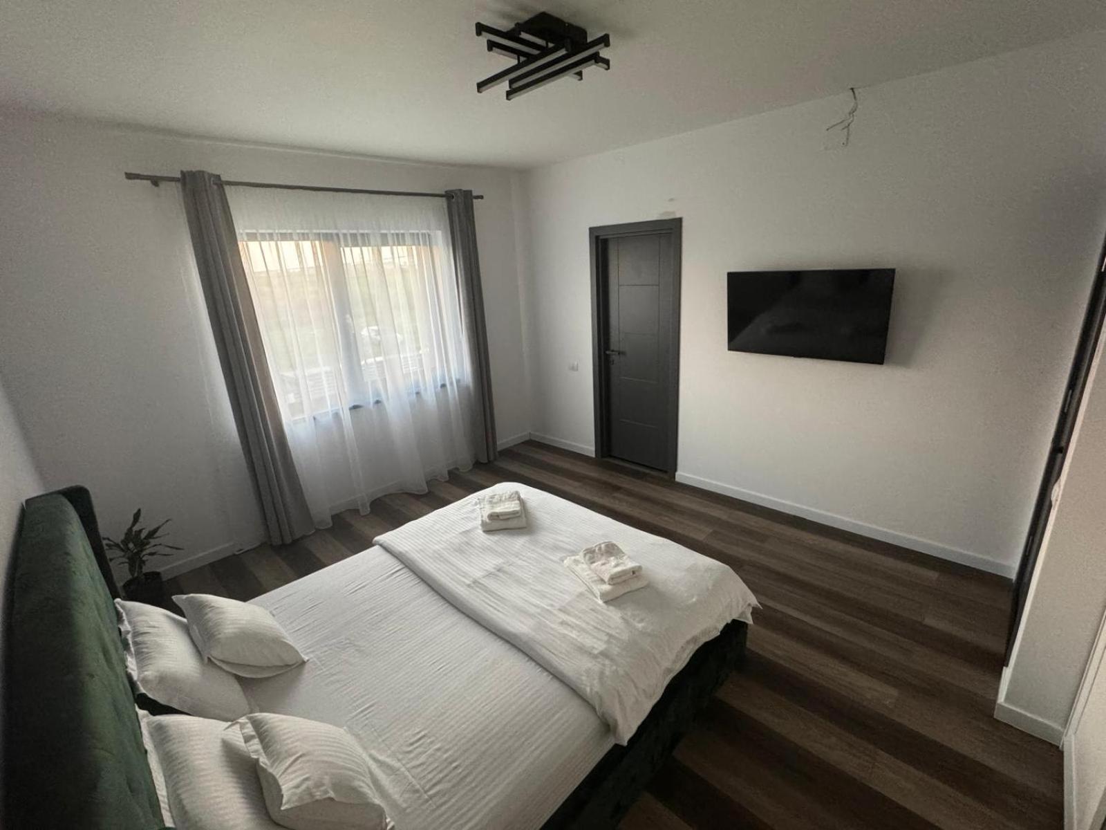 Casira Guesthouse Sînmartin Zewnętrze zdjęcie